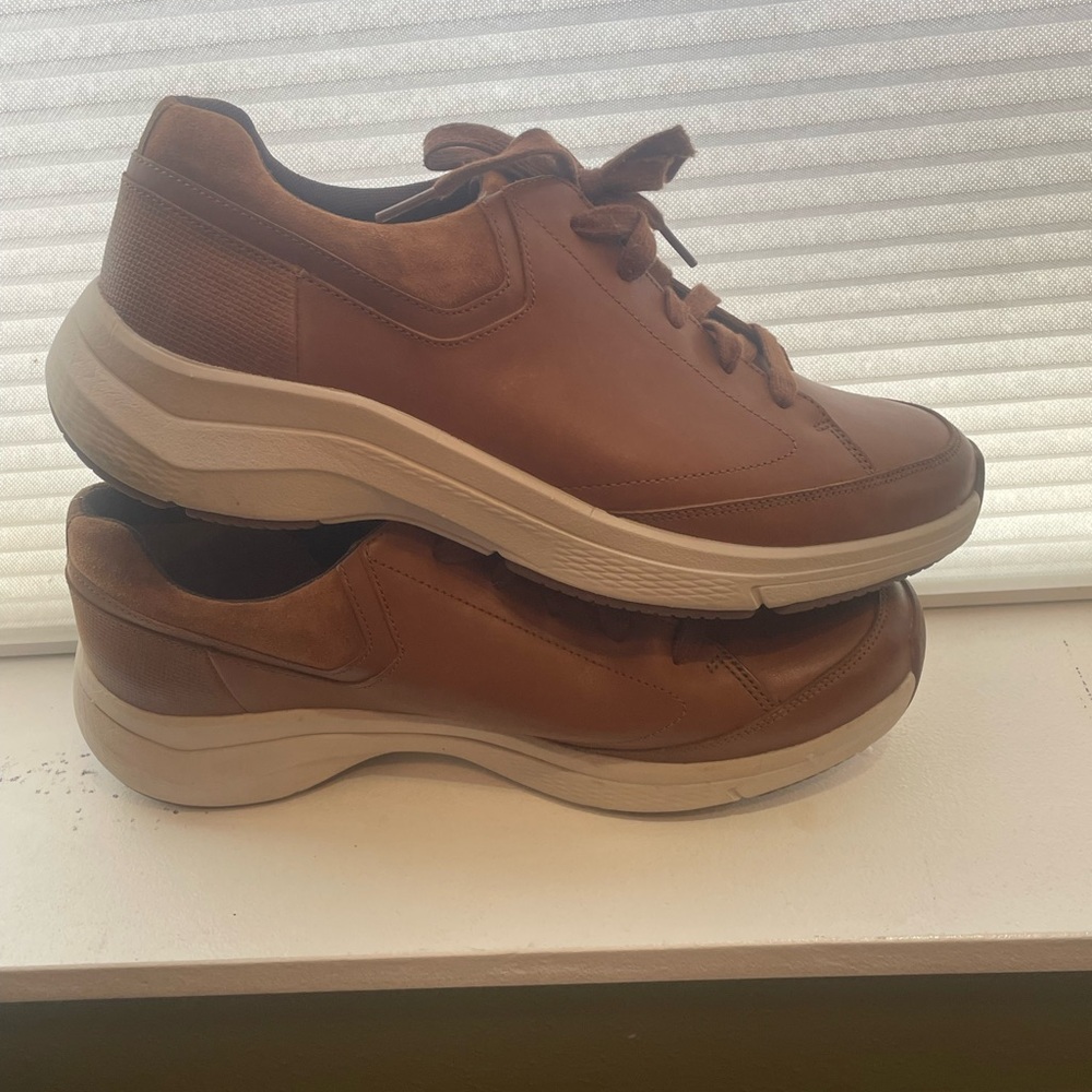 Cloudsteppers by Clarks Brown Oxfords with Ergonomic Sole M size 11